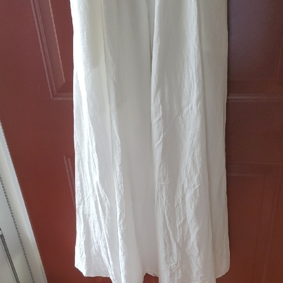 Chic White Sleeveless Maxi Dress - Picture 10 of 16